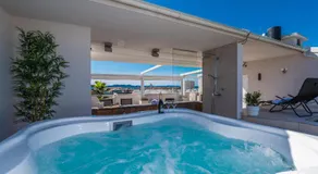 Penthouse with roof terrace with jacuzzi - Image 4