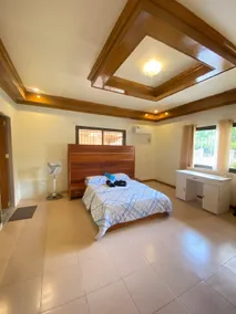 Exclusive house with pool - Image 5