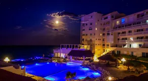SereniaCancun / Beachfront Apartment / Hotel Zone. - Image 2