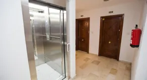 Center Deluxe - Image 4
