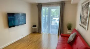 Moda Wigan - Stylish 2 Bed Apartment Central Wigan - Image 2