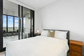 North Ryde 2BR Study, Metro, Parking, Pool - Image 2