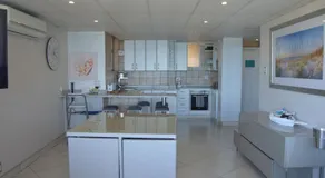 Accommodation Front - Classy 4 Sleeper with Ocean Views - Image 2