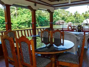 Aqua Castle Houseboat - by Aqua Jumbo Houseboats - Image 5