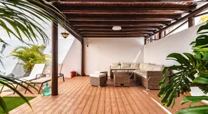 Home2Book Stylish House with Pool & Chill-out - Image 4