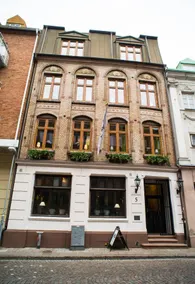 H5 Hotel - Image 1