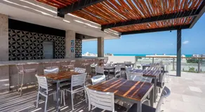3BR Beachfront Luxury Condo w/ Great Features - Image 4