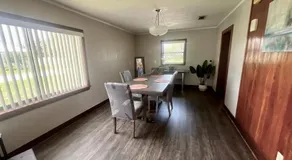 Spacious Lake Retreat for Families - Image 3