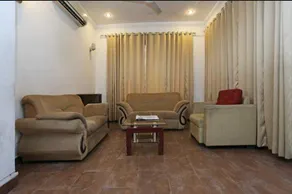 OYO 92302 Himalya Guest House - Image 3