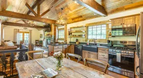 The Stalls At Whitefish - Image 4