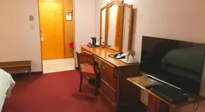 Laurie's Inn - Image 2