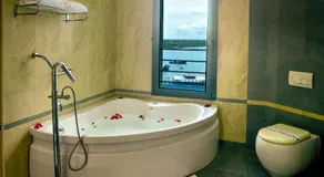Harbour View Suites - Image 4