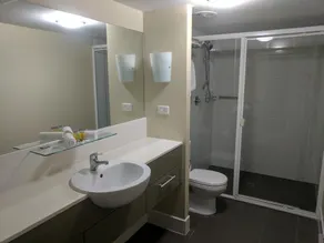 Pier Resort Apartments - Image 2