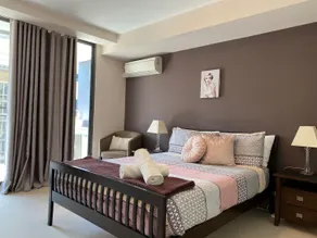 ARENA RESORT STYLE EXEC FREE NETFLIX WIFI WINE - Image 2
