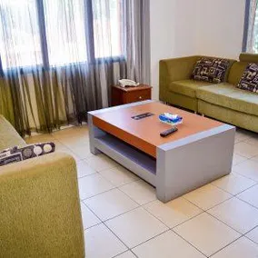 One Click Hotel - Image 4