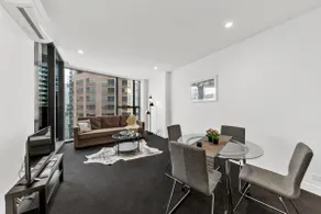 A Comfy Apt Only a 5-min Walk to Victoria Market - Image 3