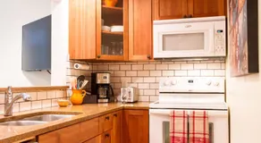 Riversong Retreat - Image 4
