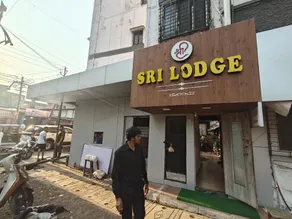 Hotel Sri Lodge Kalyan - Couple Friendly Hotel - Image 5