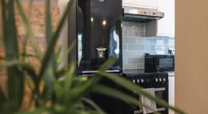The Comfy House - Inc Free Parking, Smart TV, Full Kitchen, Washing machine - Winter Deal - Image 4