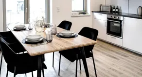 LIGHTPLACE • Design • Boxspring • Balkon • 2 Smart TV •Innenstadt - Image 5