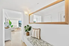 Broadbeach Blvd Apartment - Image 3