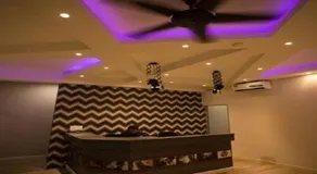 Hollywood Hotel - Image 4