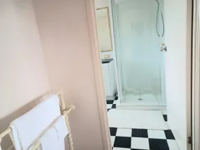 Floral Youth House (room1) - Image 2
