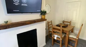 Slick Space for a Wigan Stay - 5 Minutes from M6 and M58 Motorways - Image 5