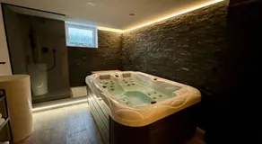 Arnold's Nest - Image 3