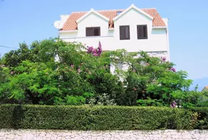 Apartment Mira A1 Supetar, Island Brac - Image 2