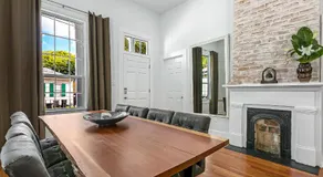 Cozy and Charming House with Luxury Amenities - Image 2
