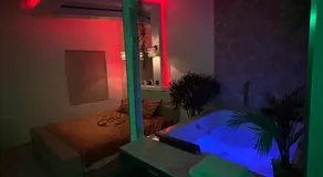 Jacuzzi House - 1-Bed & Parking - Villemomble, Paris - Image 5