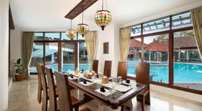 Royal Hotel and Villas Trawas - Image 2
