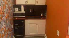 420 Friendly Suites - Image 3