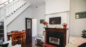 Comfortable Victorian Terrace close to shops - Image 2