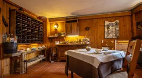 Hotel Petit Dahu - Chambres et Restaurant - Image 3