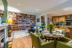 Regency Basement Apartment - Image 3