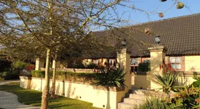 Strawberry Fields Country Manor Guest House - Image 3