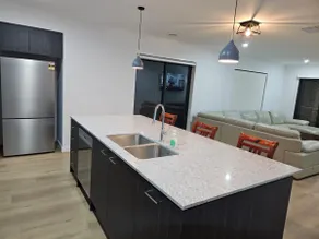 O Stylish 4 Room Oasis with 65 TV - Image 4