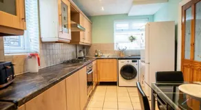 City Oasis - Sleeps 6 - Near Co-op Live & Stadium - Image 2