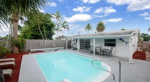 Sunny - Pool - Close to Beach - Fishing - Boat Ramp - Image 2