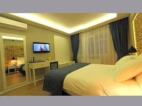Santa Lucia Suites - Image 3