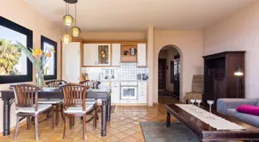 El Refugio Apartments & Villa - Image 2