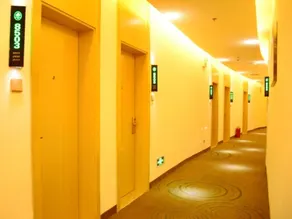 GreenTree Inn Taiyuan Wanbailin District West Bua Station Express Hotel - Image 4