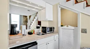 The Vonkampen on Front! Perfect location in the Heart of Downtown! - Image 5
