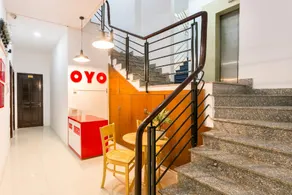 OYO 143 The K9 Central Hotel - Image 2