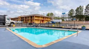 Executive Inn & Suites - Image 2