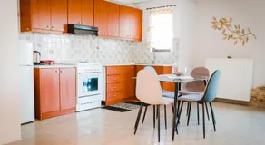Aristos Apartments & Suites - Image 2