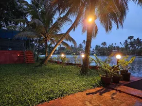 Top Yard Pool Villa & Kayaking - Image 4