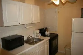 Hidden Harbor Suites - Image 4